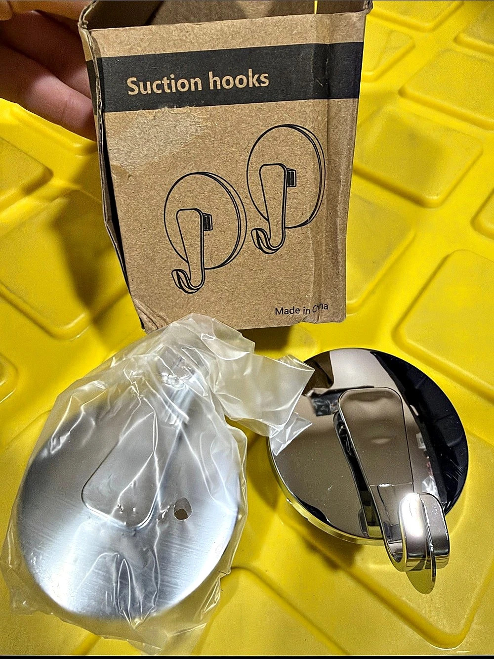 (26) NWT 2pc suction hooks